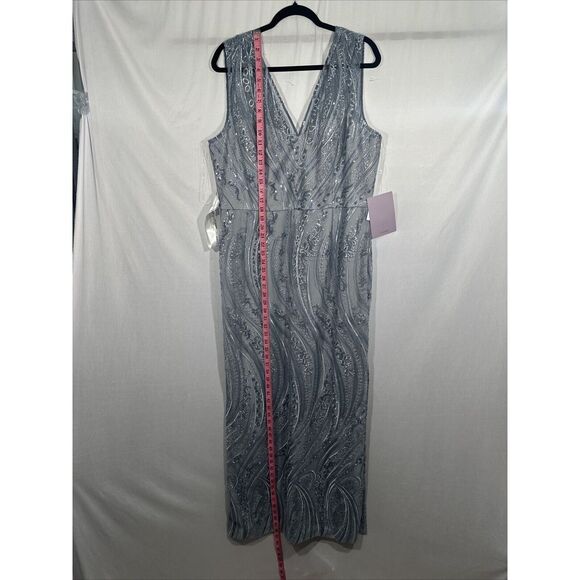 NEW $278 JS Collections [ 18‎ ] Rosalynn Embroidered V-Neck Column Gown S1326 - Picture 8 of 16